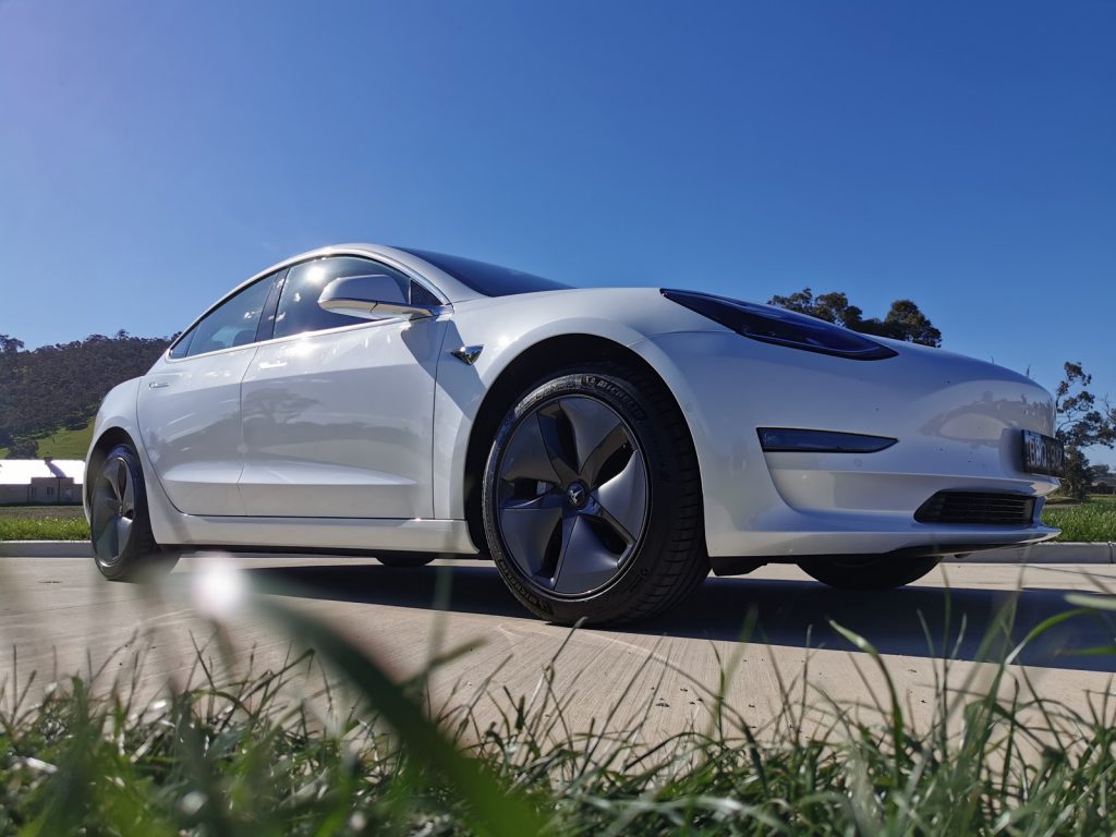 Review Tesla Model 3 Long Range AWD Performance techAU