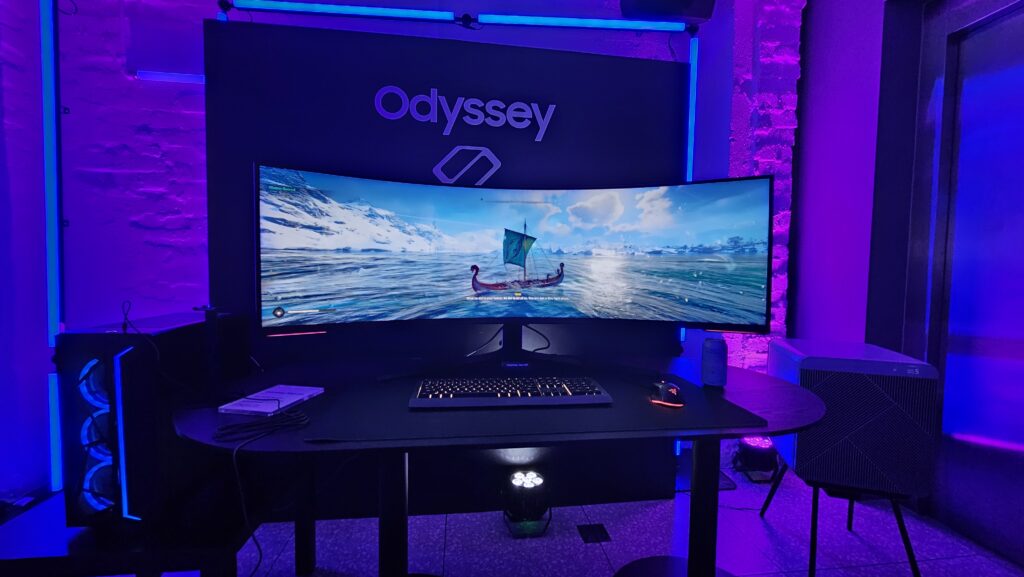 Samsung unveils world's largest gaming monitor