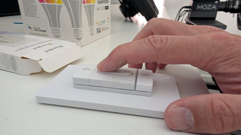 REVIEW: Control your Nanoleaf lights with a Smart Wireless Switch | techAU